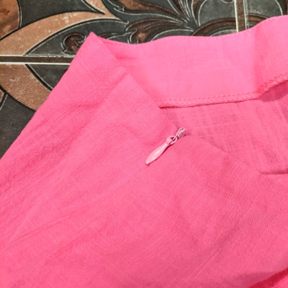 Barbie pink mini skirt with slit - Picture 4 of 4